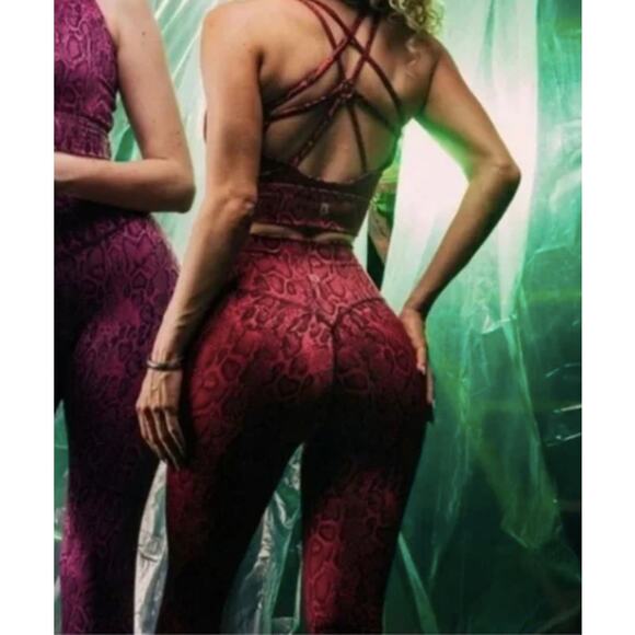 BuffBunny Pants - Buffbunny Maroon Snakeskin Jacquard Legging Size S